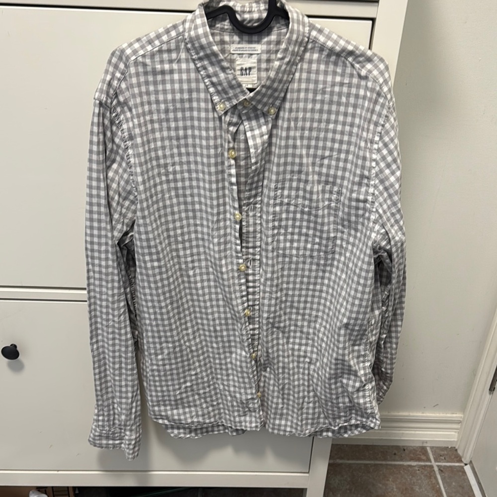 GAP Gray Casual Button Down Shirt